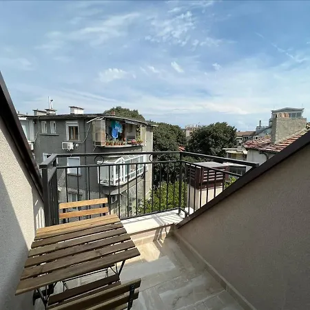 Sea Stories * וארנה