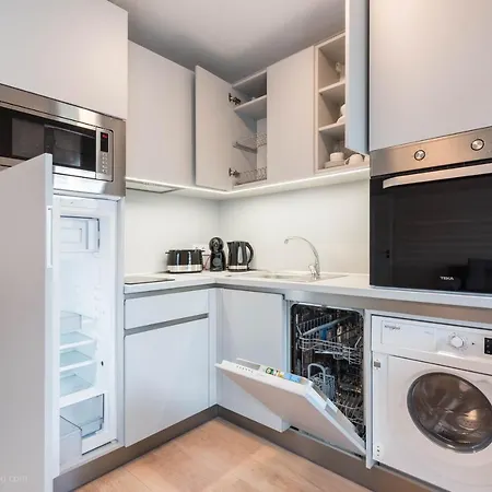 Sea Stories דירה וארנה